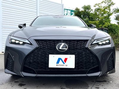 2021 Lexus IS photo 15