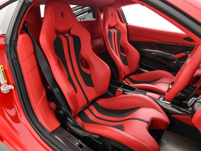 2019 Ferrari 488 PISTA thumbnail 4