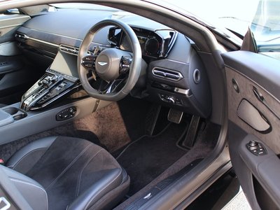 صورة مصغرة 3 لـ 2025 Aston Martin VANTAGE
