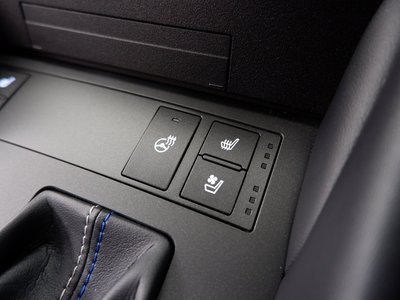 2019 Lexus RC F thumbnail 36