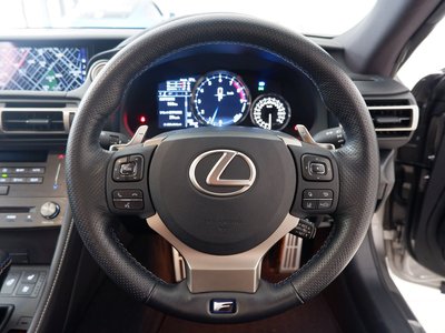 2019 Lexus RC F thumbnail 31
