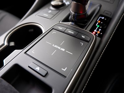 2019 Lexus RC F thumbnail 37