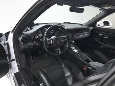 صورة 10 لـ 2017 Porsche 911