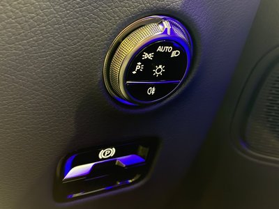 2026 Mercedes-BENZ GLC thumbnail 39