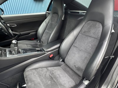 صورة 15 لـ 2016 Porsche 718
