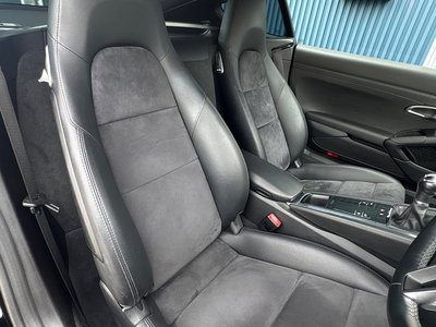 صورة 14 لـ 2016 Porsche 718