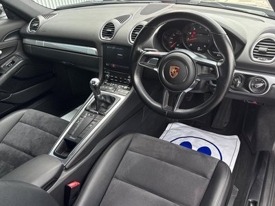 صورة 3 لـ 2016 Porsche 718
