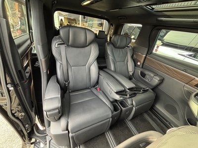 صورة 42 لـ 2023 Toyota ALPHARD