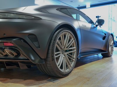 2025 Aston Martin VANTAGE — миниатюра 13
