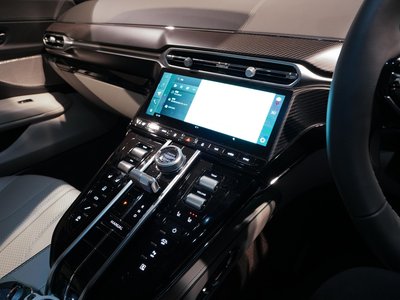 2025 Aston Martin VANTAGE — миниатюра 25