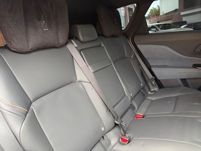 صورة 13 لـ 2025 Toyota CROWN ESTATE