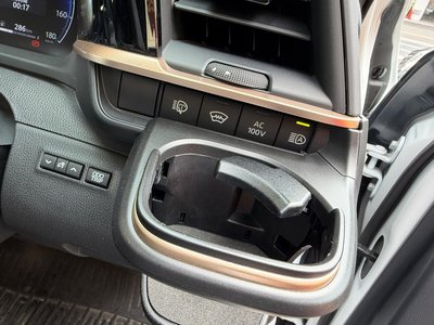 صورة 24 لـ 2025 Toyota CROWN ESTATE
