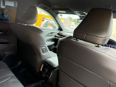 صورة 14 لـ 2025 Toyota CROWN ESTATE