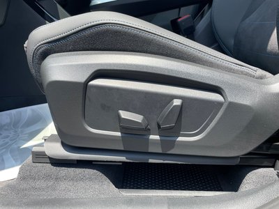 2025 BMW X1 thumbnail 40