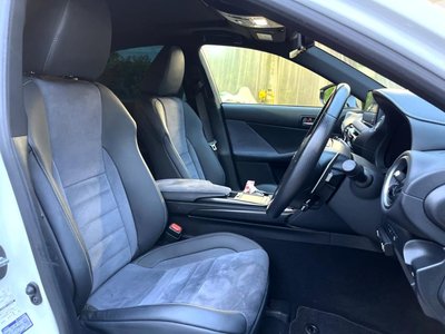 2022 Lexus IS photo 10