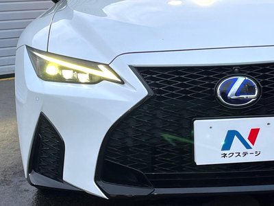 2022 Lexus IS thumbnail 27