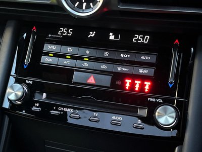 2022 Lexus IS thumbnail 60