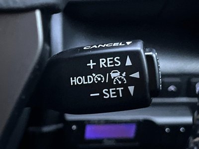 2022 Lexus IS photo 7