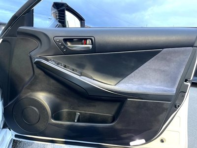 2022 Lexus IS thumbnail 39
