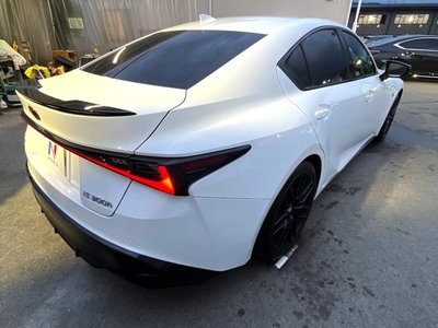 2022 Lexus IS thumbnail 19