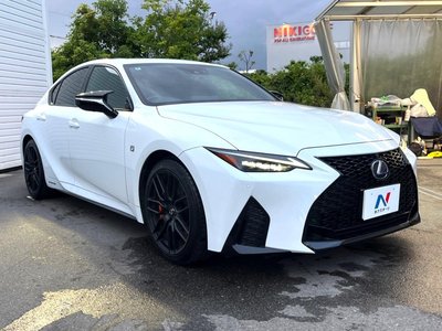 2022 Lexus IS thumbnail 18