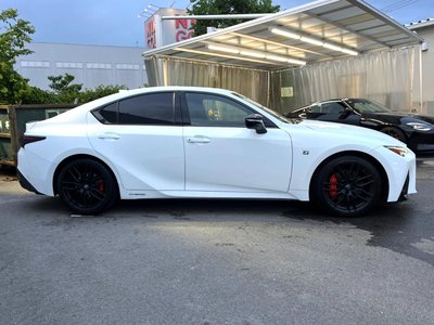 2022 Lexus IS thumbnail 36