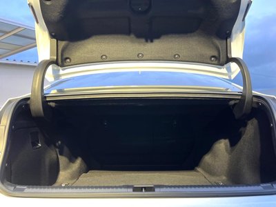 2022 Lexus IS photo 12