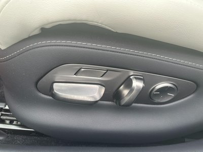 صورة 66 لـ 2023 Lexus LS