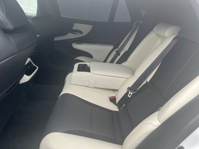 صورة 59 لـ 2023 Lexus LS