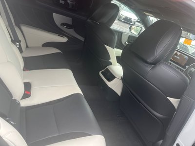صورة 42 لـ 2023 Lexus LS