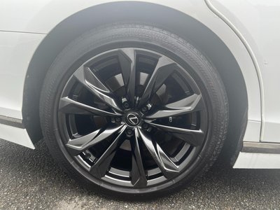 صورة 80 لـ 2023 Lexus LS