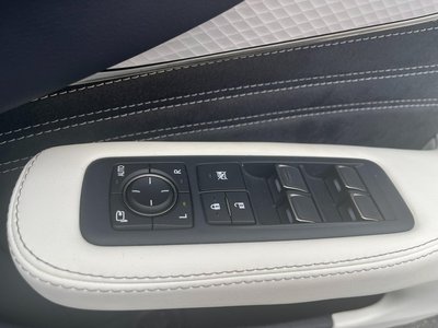 صورة 39 لـ 2023 Lexus LS