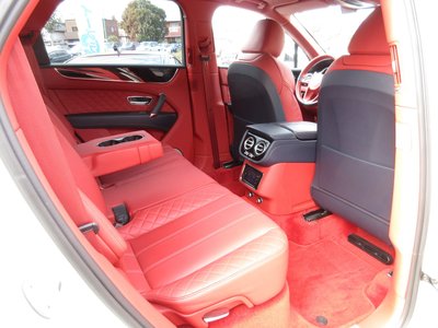 2017 Bentley BENTAYGA — миниатюра 24