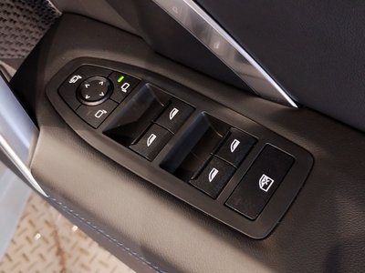 2025 BMW X2 thumbnail 73