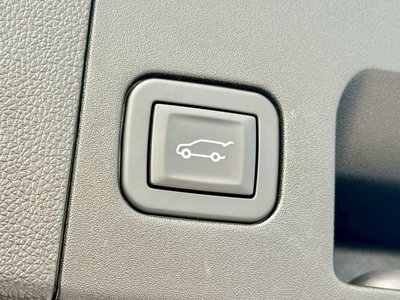 2025 Cadillac XT4 — миниатюра 30