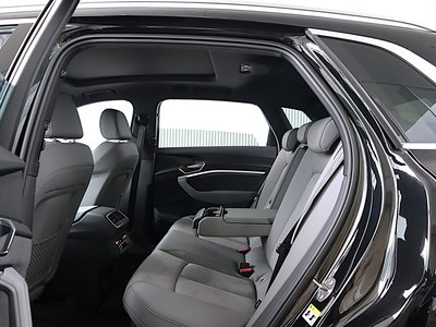 صورة مصغرة 360 لـ 2024 AUDI E-TRON