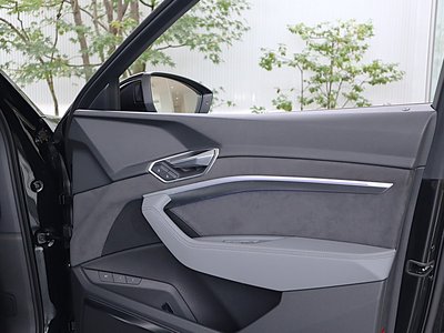 صورة مصغرة 143 لـ 2024 AUDI E-TRON