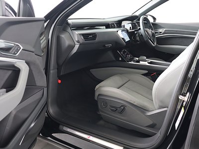 صورة مصغرة 333 لـ 2024 AUDI E-TRON