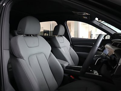 صورة مصغرة 307 لـ 2024 AUDI E-TRON