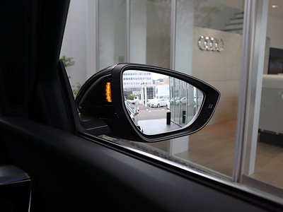 صورة مصغرة 225 لـ 2024 AUDI E-TRON