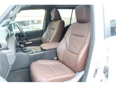 صورة 6 لـ 2024 Toyota LAND CRUISER 250