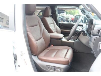 صورة 8 لـ 2024 Toyota LAND CRUISER 250