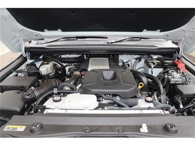 صورة 49 لـ 2024 Toyota LAND CRUISER 250