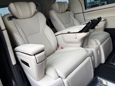 2026 Lexus LM thumbnail 27