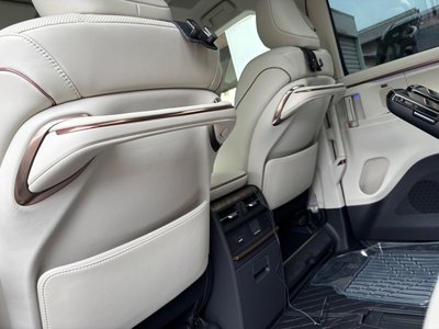 2026 Lexus LM thumbnail 33