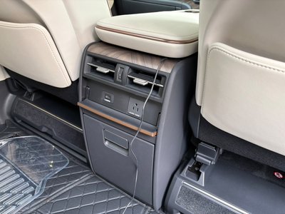 2026 Lexus LM thumbnail 24