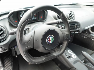 2015 ALFA Romeo 4C — фото 5