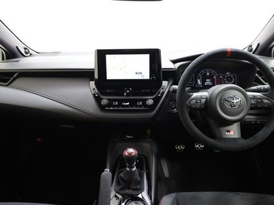 صورة 14 لـ 2025 Toyota GR COROLLA