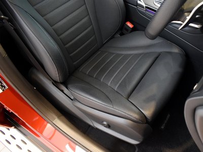 صورة 16 لـ 2021 Mercedes-BENZ GLC AMG