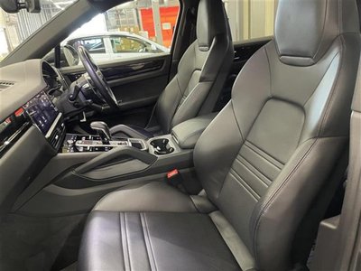 2021 Porsche CAYENNE thumbnail 32